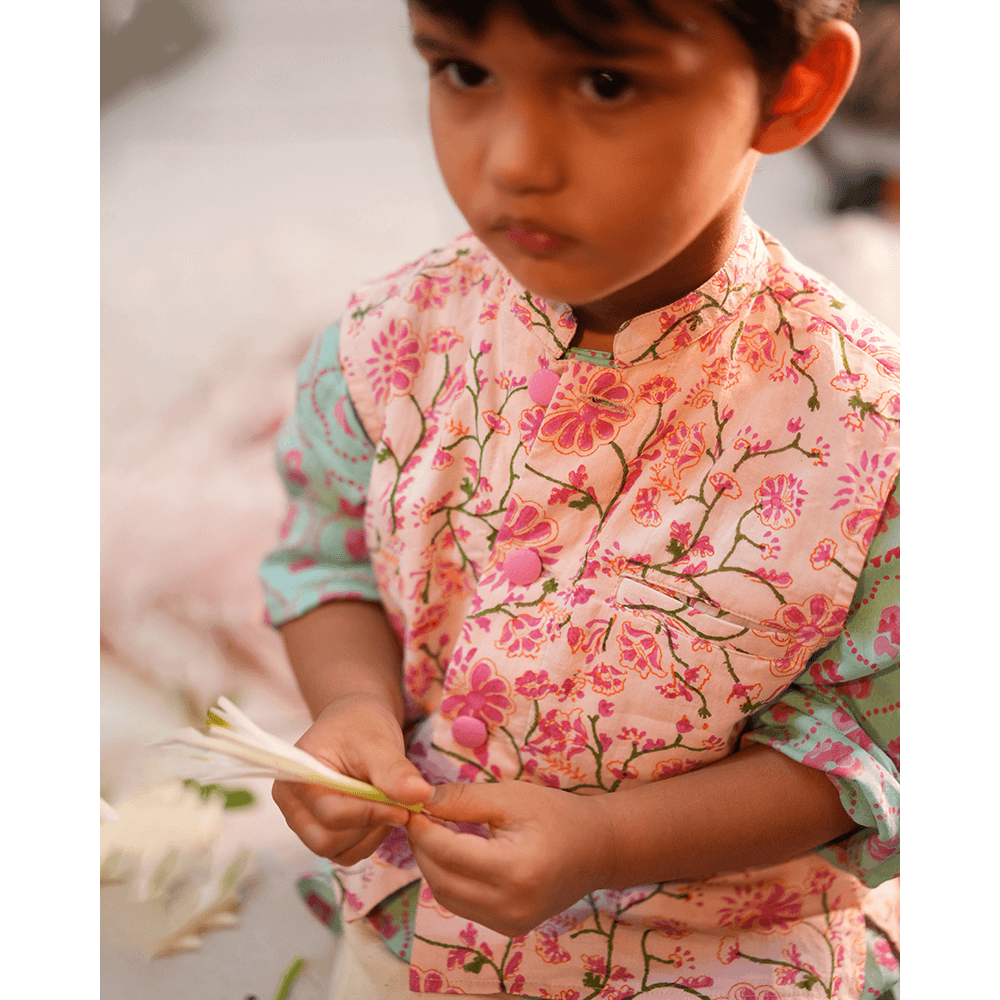 Love The World Today Phool Cotton Pink Floral Bandi- Boys