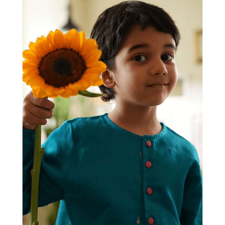 Love The World Today Nilima Kurta With Motif - Teal