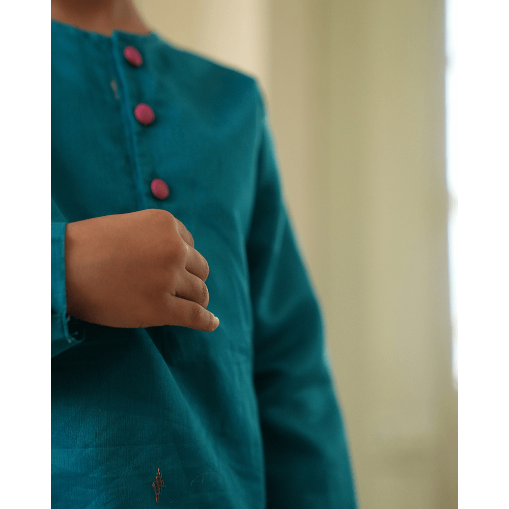 Love The World Today Nilima Kurta With Motif - Teal