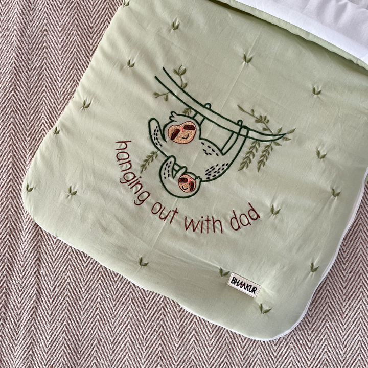 Bhaakur &quot;Hanging Out With Dad&quot; Baby Carrier Nest