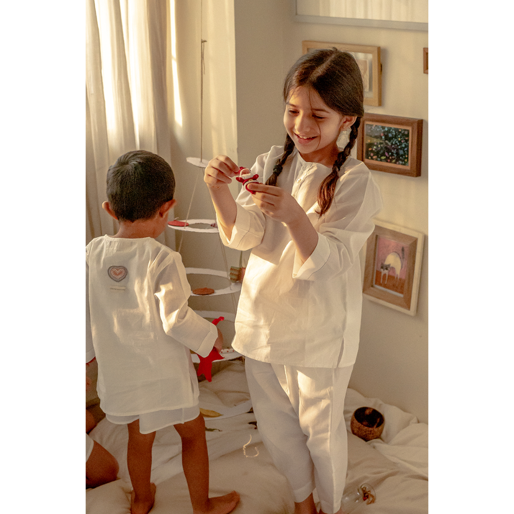 Love the World Today ‘I Want To Be Like Grandpa’ Kurta Pyjama Set - White