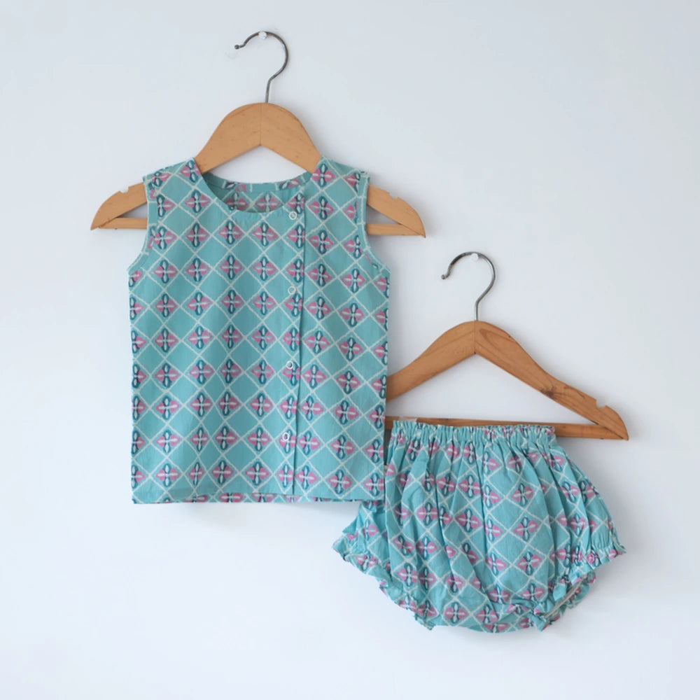 Love The World Today Happy Camper Unisex Jhabla Bloomer Set