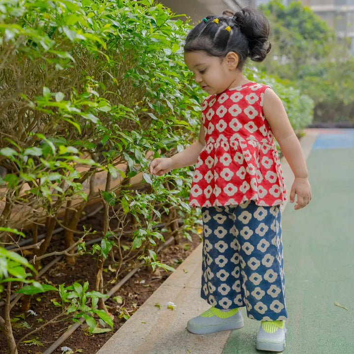 Dulaar Cotton Linen Top &amp; Pants Co-ord Set | Hand-Block Printed - Lucky Clover (Red Blue)
