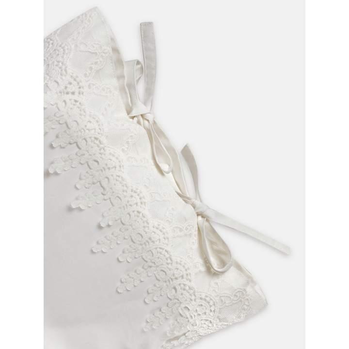 The Baby Trunk All White Classical Sheet &amp; Pillow Set