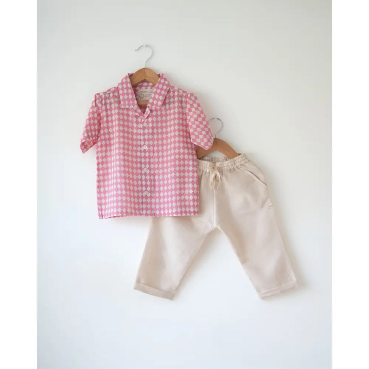 Love The World Today Boogie Pink White Rhombus Short Sleeve Shirt For Boys