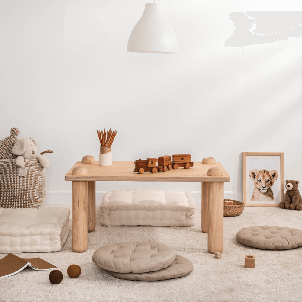 Lila Stable Table