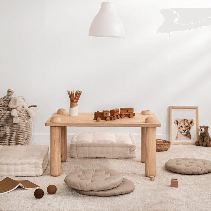Lila Stable Table