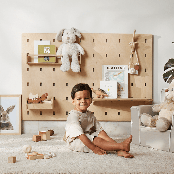 Lila Pegboard Play Set