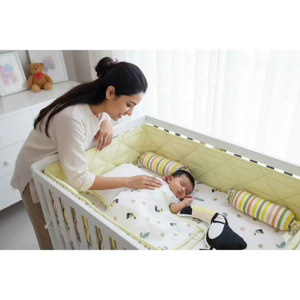 Masilo Organic Muslin Cot Bedding Set – Tropical Toucan