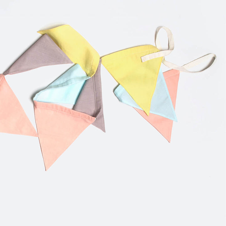 #color_Triangle-Bunting