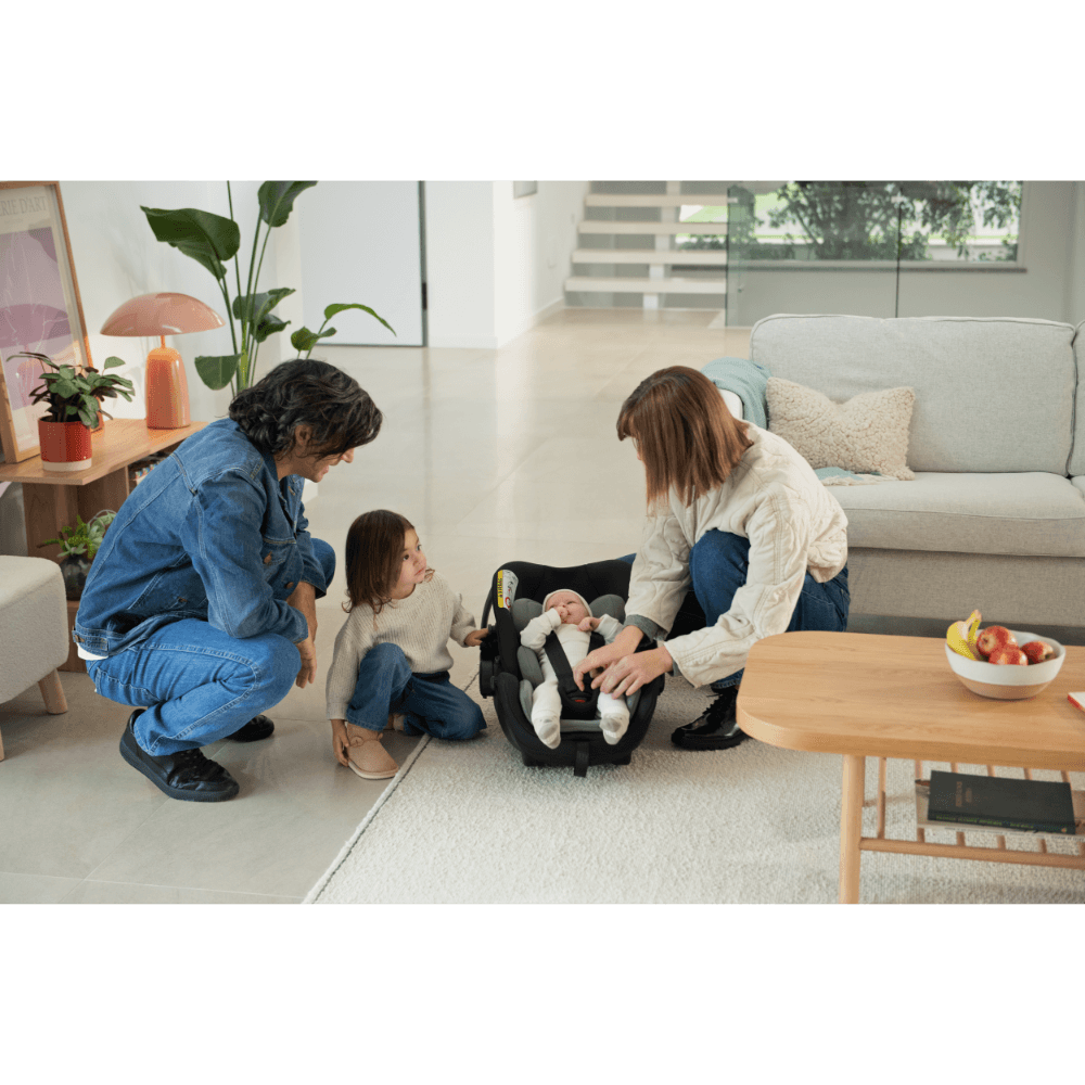 Nuna Arra™ Flex Caviar Car Seat