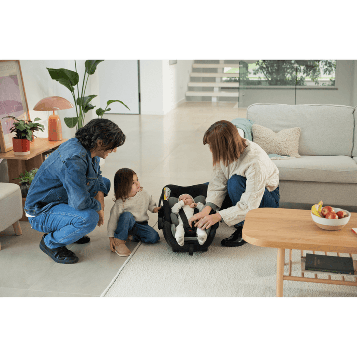 Nuna Arra™ Flex Caviar Car Seat