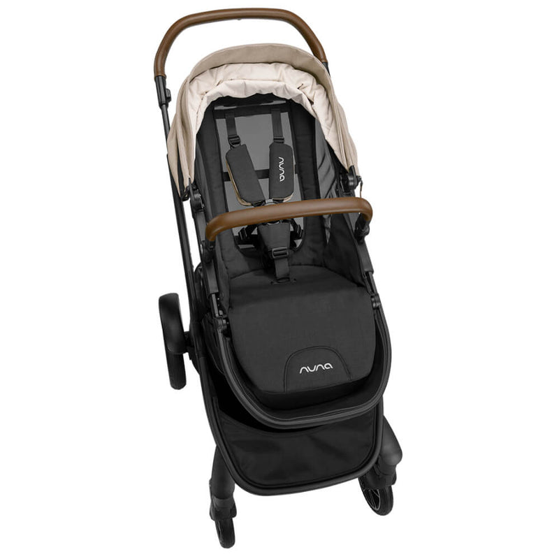 Nuna demi grow outlet changing bag