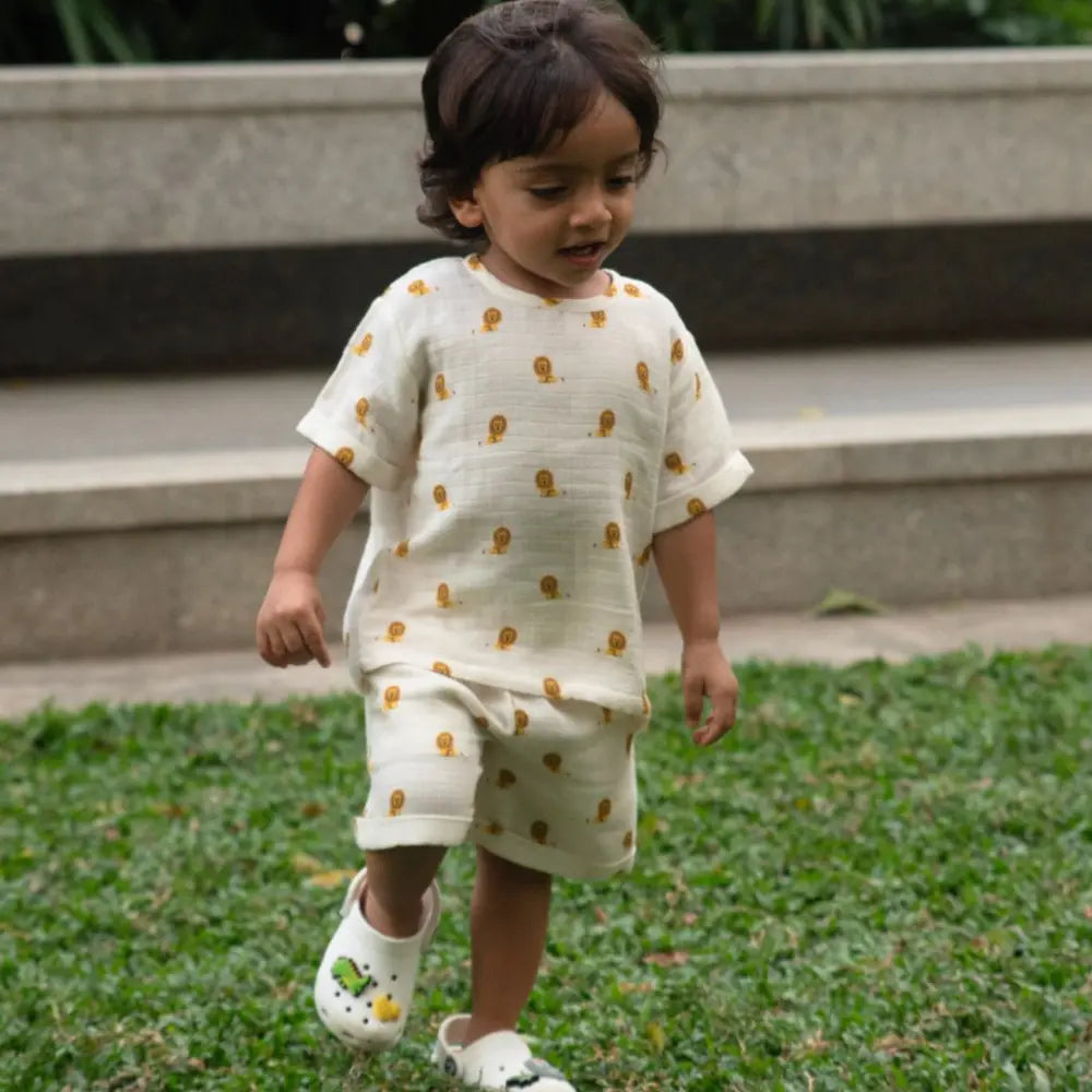 Dulaar Organic Muslin Tee &amp; Shorts Set - Just Lion Around