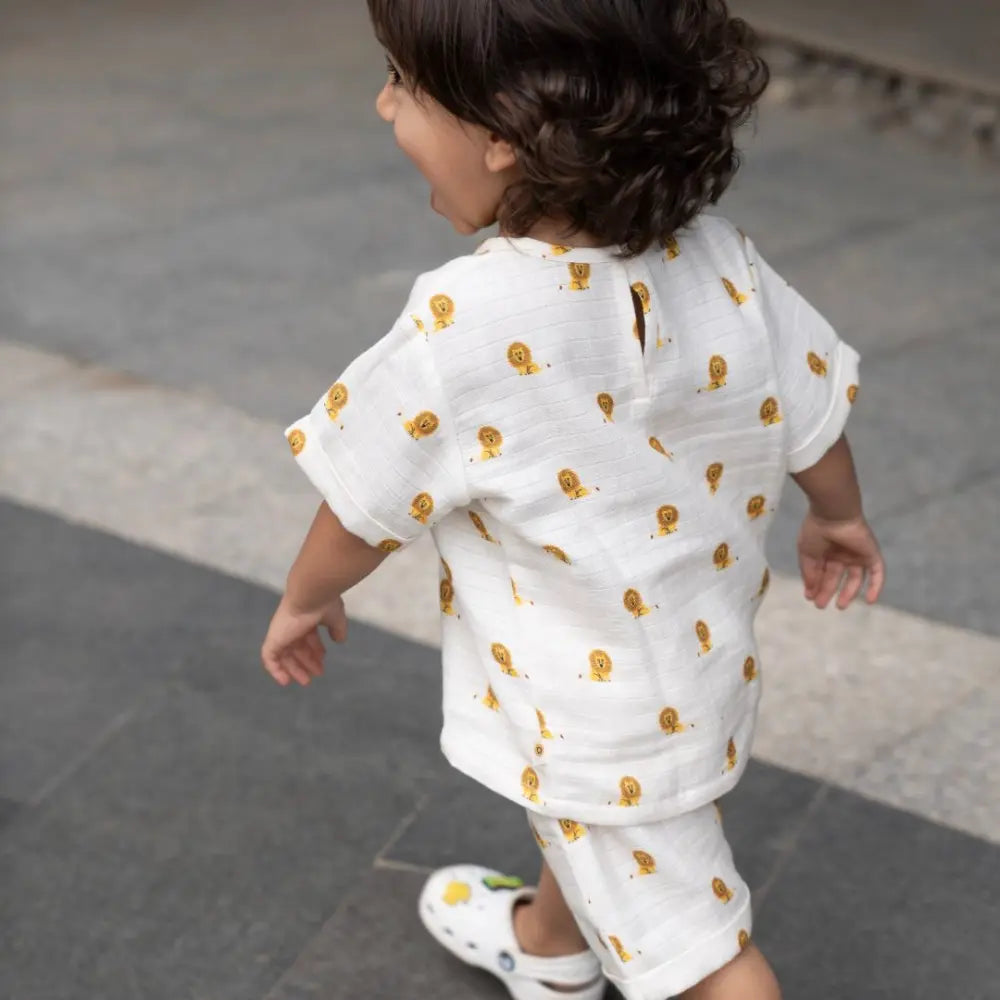 Dulaar Organic Muslin Tee &amp; Shorts Set - Just Lion Around