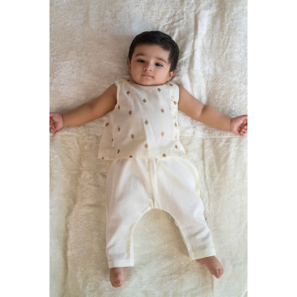 Tiber Taber Newborn Baby Premium Cotton Jhabla Set Gold Buta- Cream