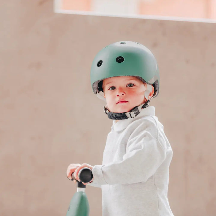 Scoot &amp; Ride Kids Helmet XXS-S (45-51 cm) | Lightweight Adjustable Helmet with LED Safety Light, Magnetic Buckle &amp; Ventilation | Toddler and Kids Helmet for Cycling, Scooting, Skating &amp; Outdoor Play - Forest