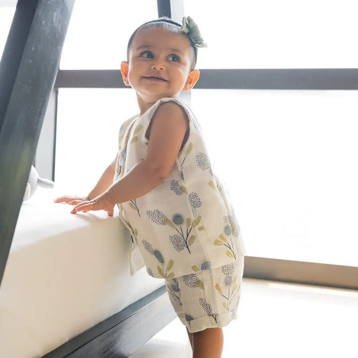 Dulaar Organic Muslin Vest &amp; Shorts Set (6-12 Months)