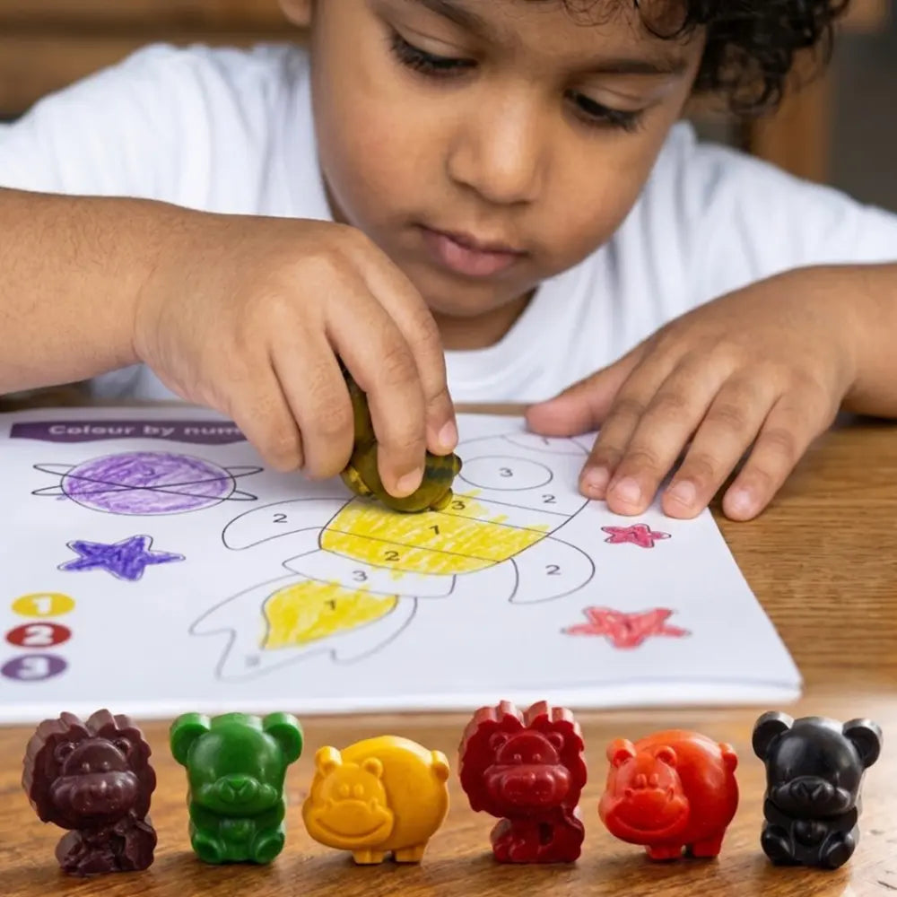 Shumee Crayon Colouring Activity Kit for Kids | Organic Non-Toxic Crayons | 20-Page Colouring Book | Art &amp; Craft Kit for Boys &amp; Girls | Age 3+ Years