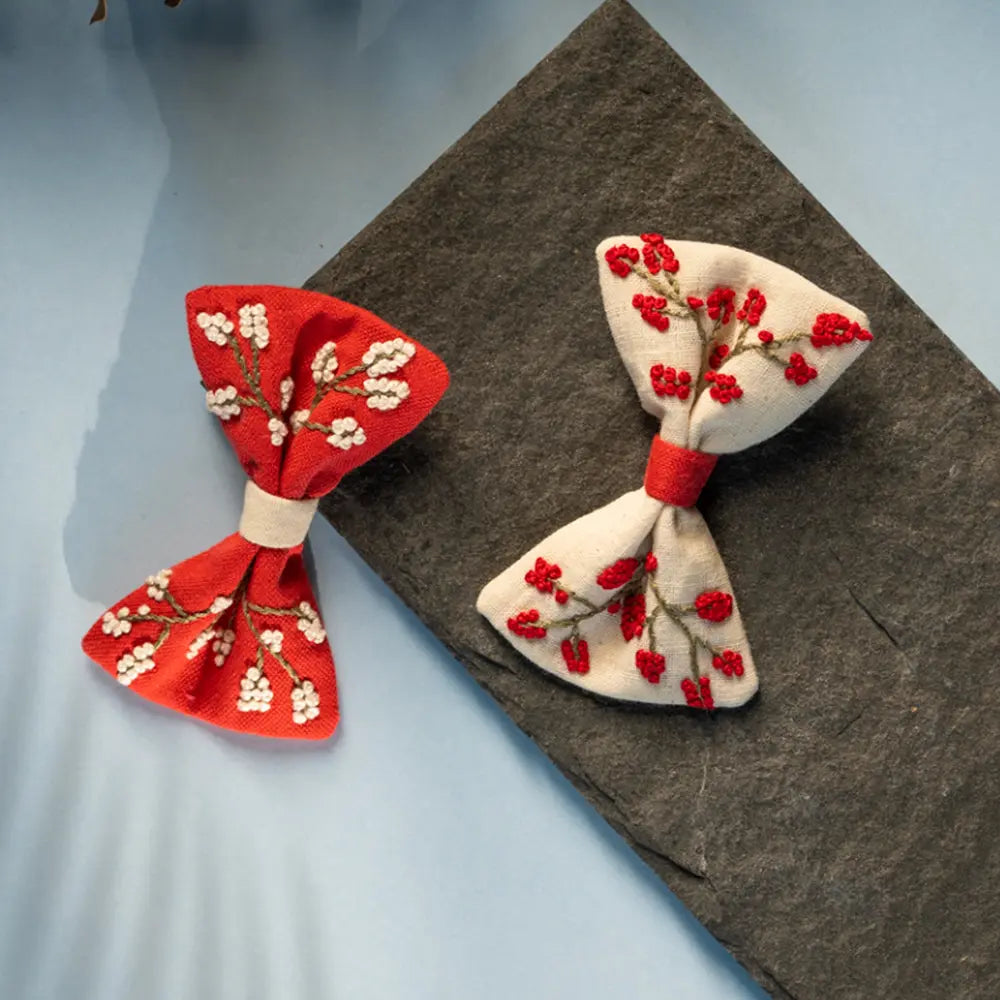 PureCloth.Co Christmas Red and White Floral Hair Clip