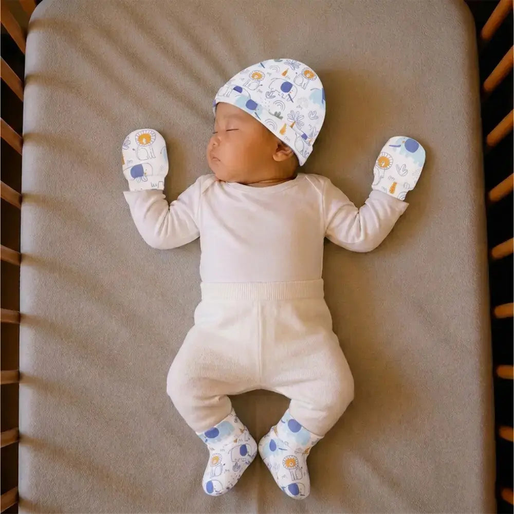 Prekies Newborn Cotton Cap, Mittens &amp; Booties Set Lion Print - White