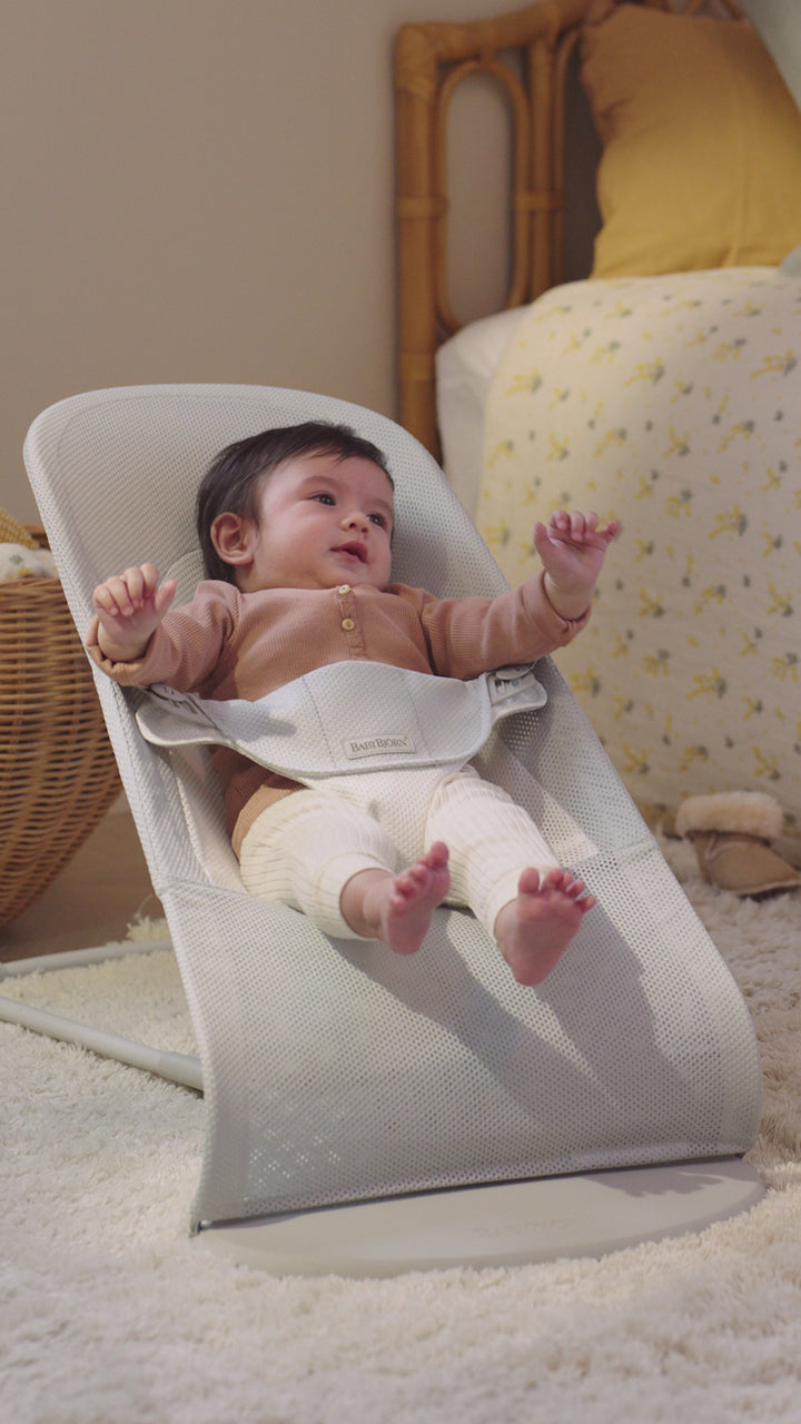 BabyBjorn Balance Soft Mesh, Lightweight Ergonomic Baby Bouncer with Natural Rocking, Convertible to a Toddler Chair, Ergonomic design, Newborn to Toddler (0–2 Years) - Silver / White