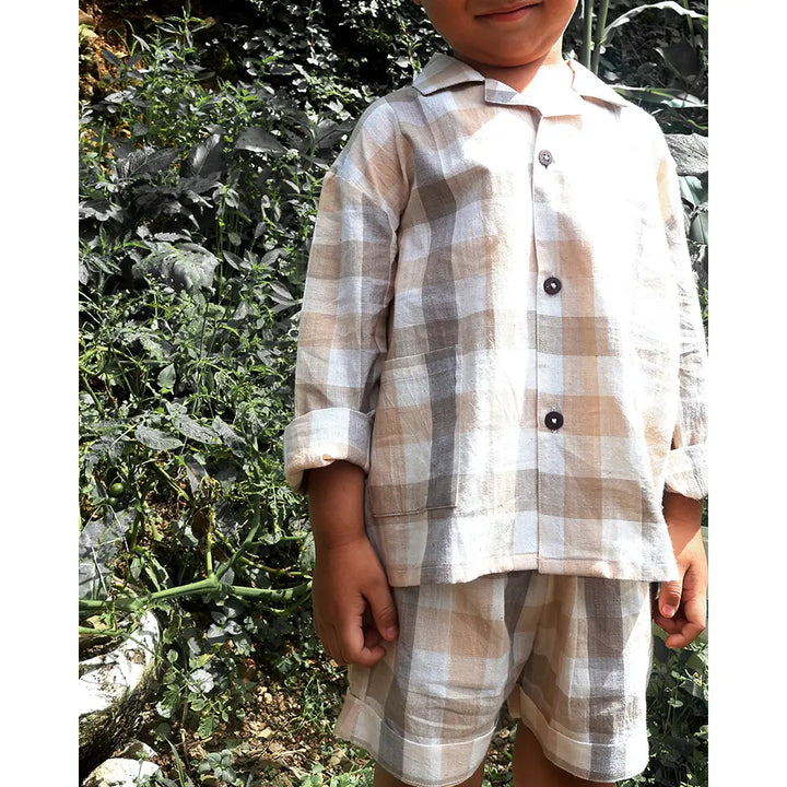 Love The World Today ‘Skygaze’ Beige Off White Checks Unisex Shorts In Handwoven Cotton - Beige