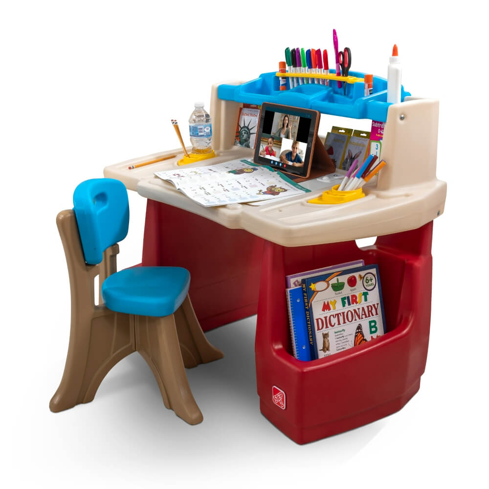 Step2 Deluxe Art Master Desk