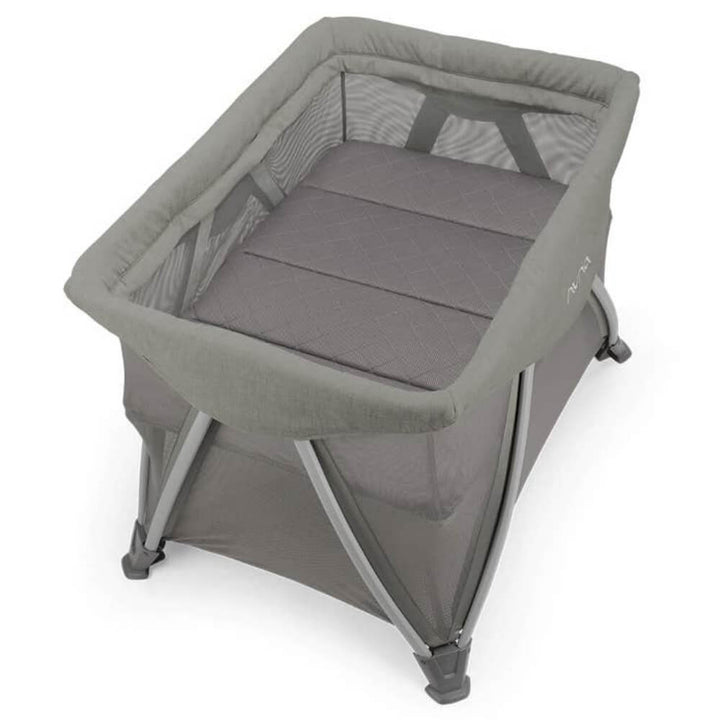 Nuna Sena Aire Zipper Foldable Bassinet