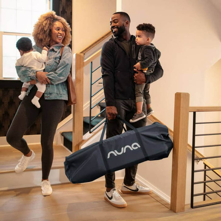 Nuna Sena Aire Zipper Foldable Bassinet