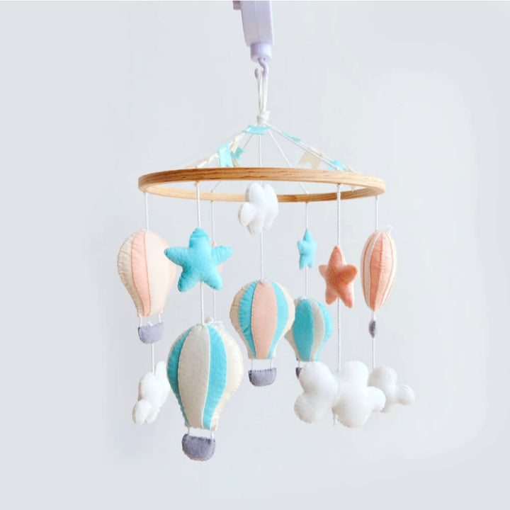GWD Kids Hot Air Balloon - Into The Skies Cot Mobile